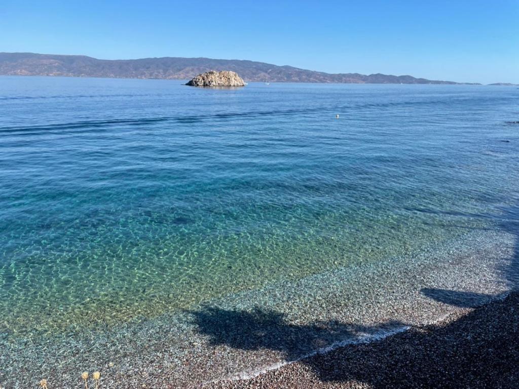 Lady Of Hydra Villa, Sea Front View, Private Beach Extérieur photo